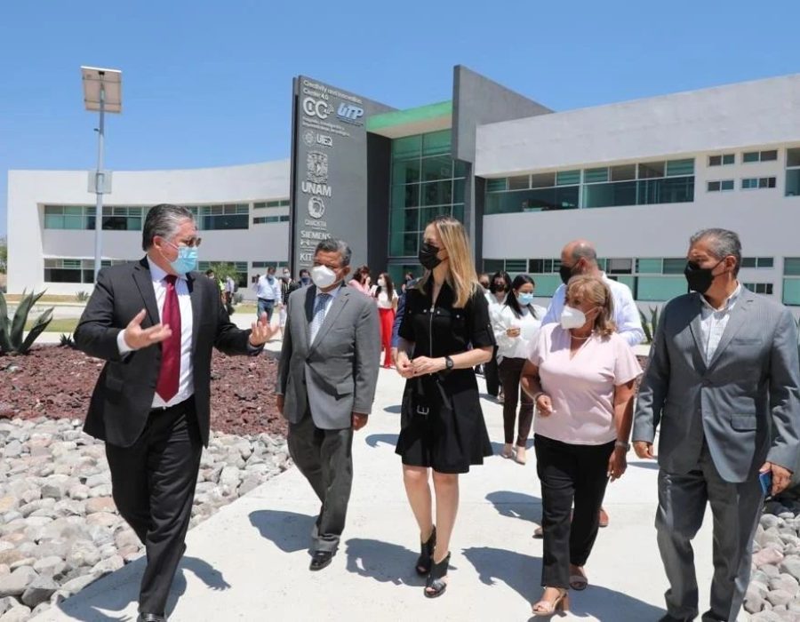 Autoridades visitan UTEQ para firma de convenio